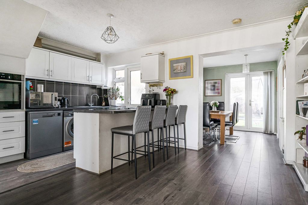 Property photo 3 of 15 Kitchen