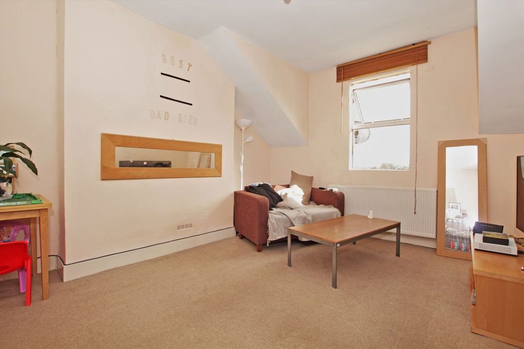 Property photo 2 of 3