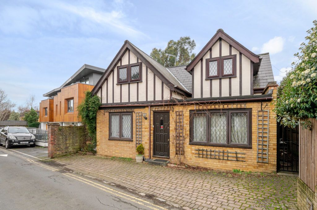 Property photo 1 of 18