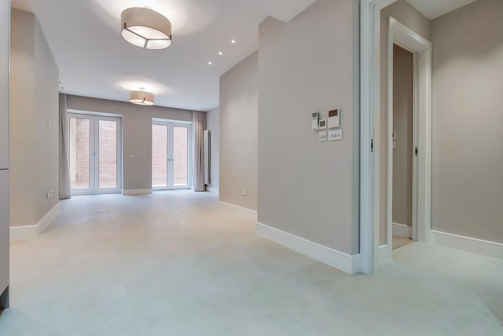 Property photo 3 of 25 8_Kitchen-Reception-0.Jpg