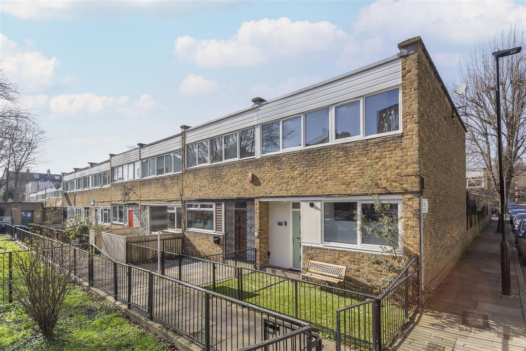 Property photo 3 of 18 External