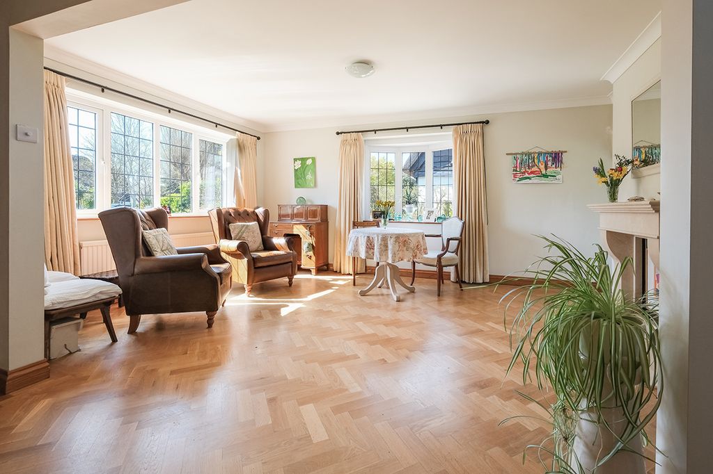 Property photo 3 of 19