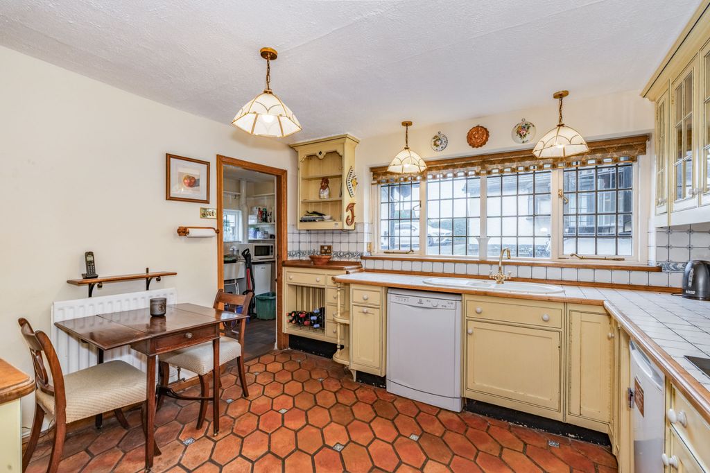 Property photo 3 of 25