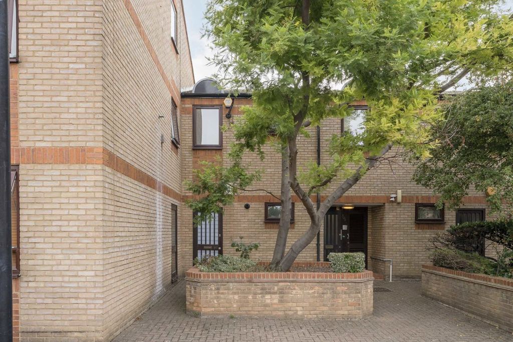 Property photo 2 of 5