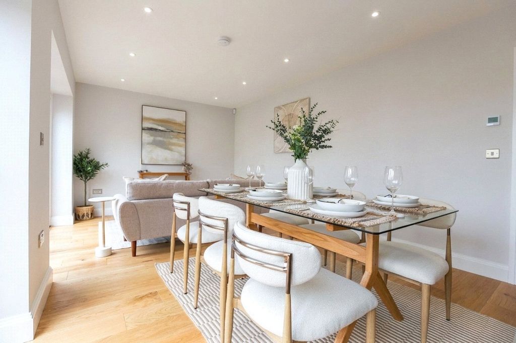Property photo 3 of 30 Dining Space