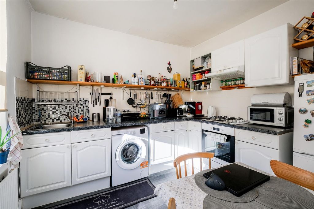 Property photo 3 of 14 54 Camden Road-8.Jpg