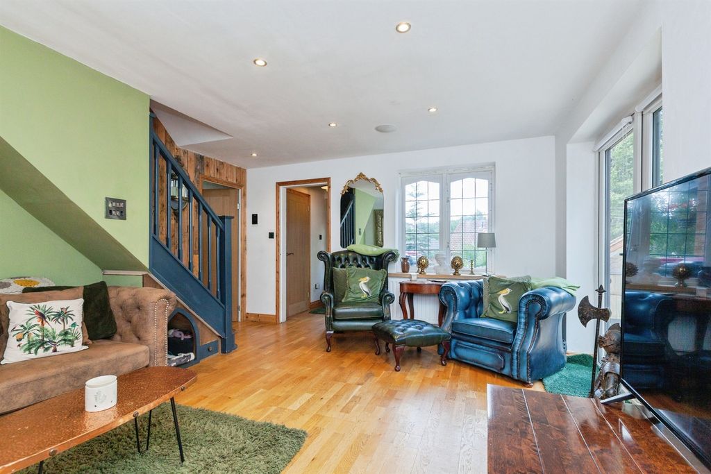 Property photo 3 of 17