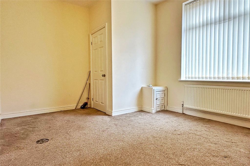 Property photo 2 of 17 Living Room