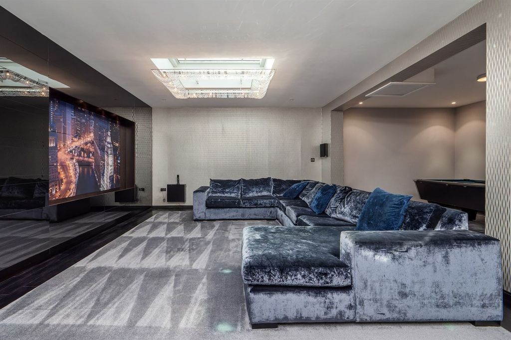 Property photo 3 of 22