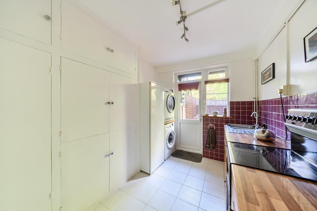 Property photo 2 of 20 Kitchen
