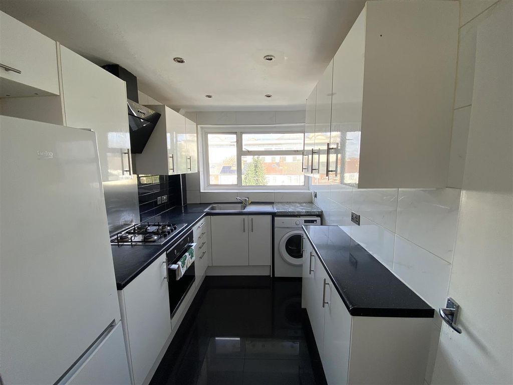 Property photo 3 of 9 Image00016.Jpeg