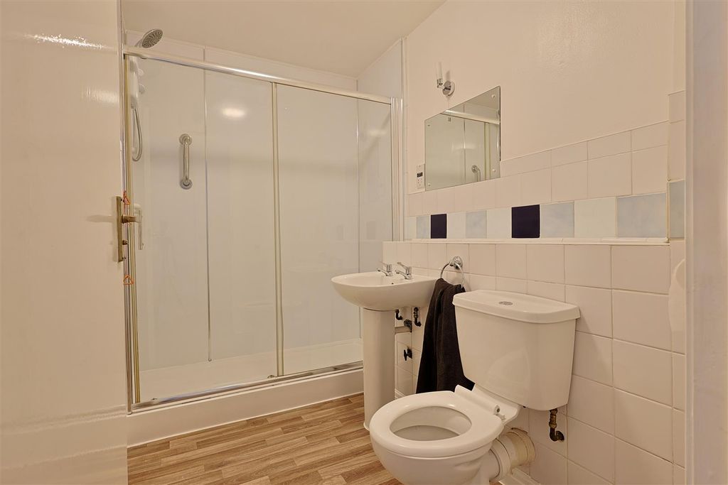 Property photo 3 of 20 C0649633-Abe3-49Da-814B-C02Ae9D94C58_1_201_A.Jpeg