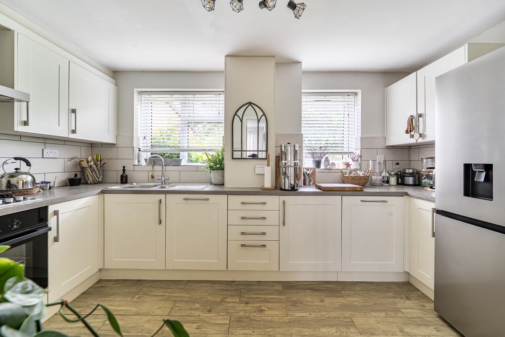 Property photo 3 of 16 1477797146A2A8d915Dcab
