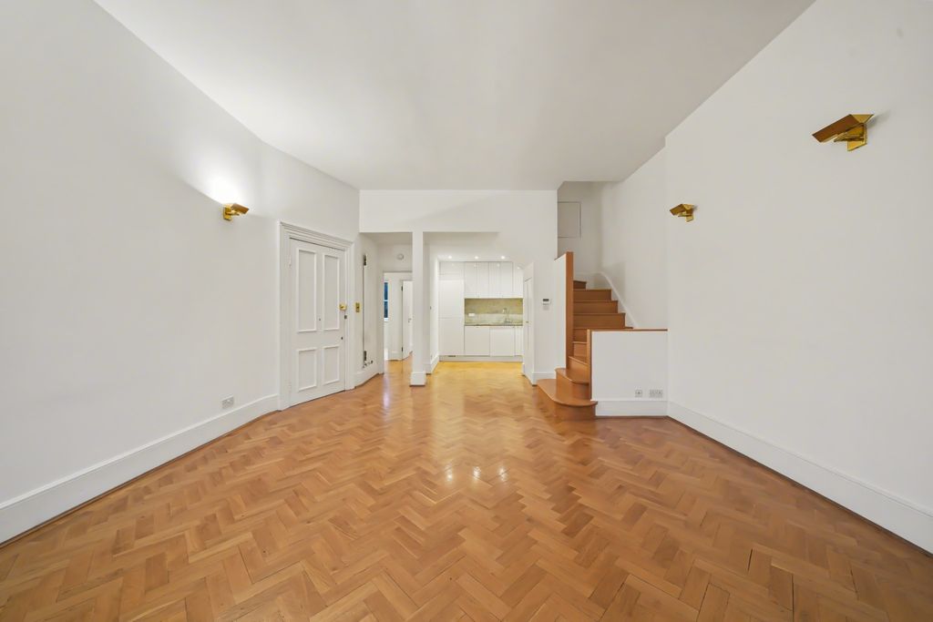 Property photo 2 of 9 4647443