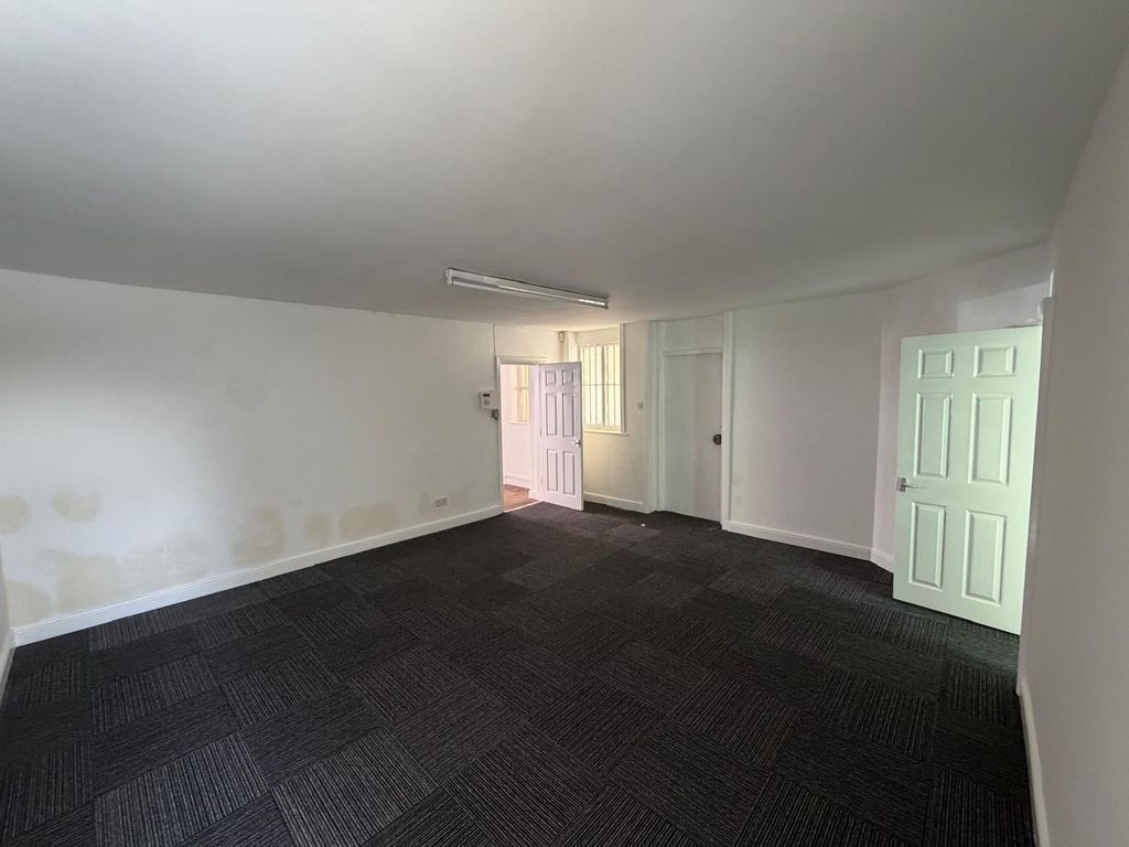 Property photo 3 of 3