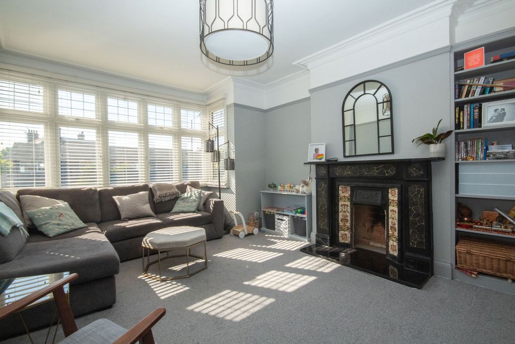 Additional image 7 of 3 bed maisonette for saleMarsh Road, Pinner, Middlesex HA5