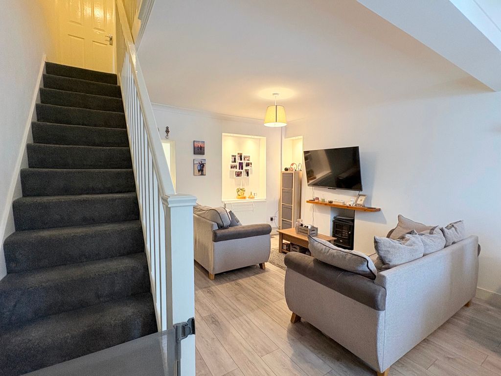 Property photo 3 of 25