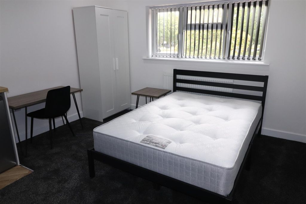 Property photo 1 of 7 78 Charter (41).Jpg