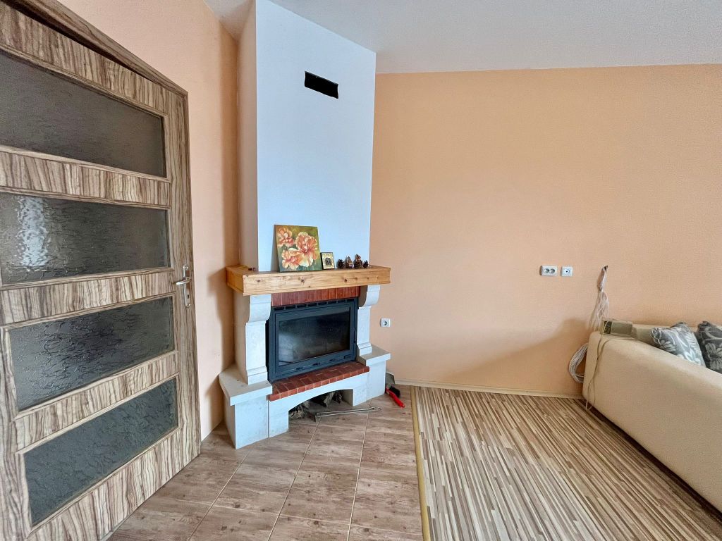 Property photo 3 of 19