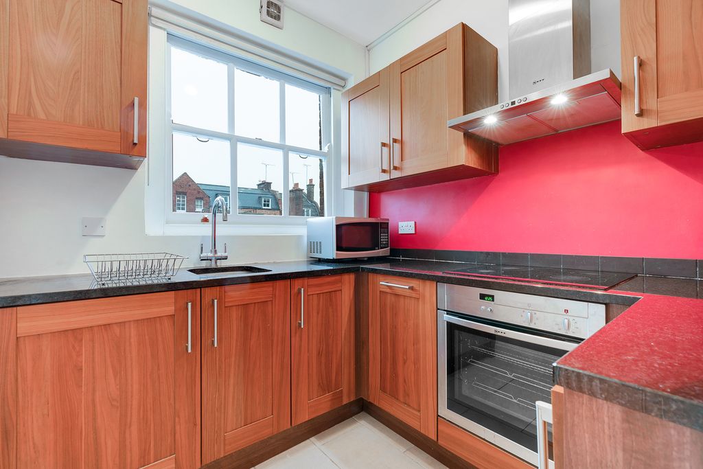 Property photo 3 of 9 Photo 03