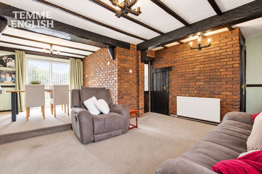 Property photo 3 of 18