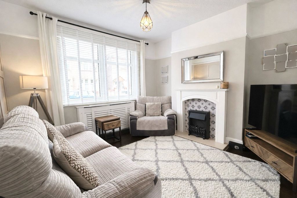 Property photo 3 of 15 Picture No. 16