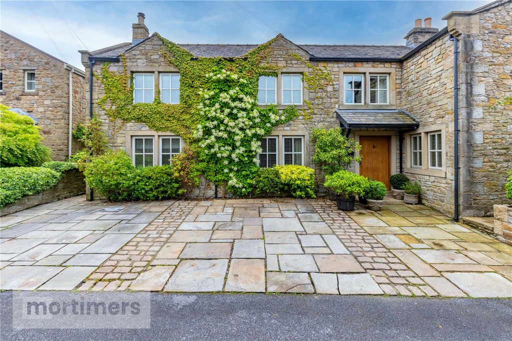 Property photo 1 of 35 External