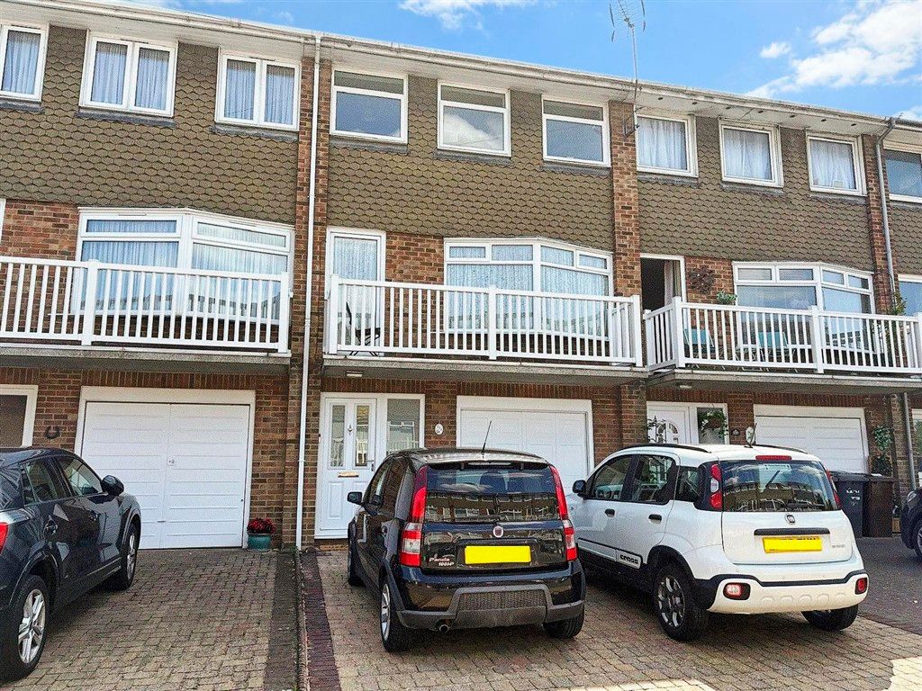 Property photo 1 of 14 Front