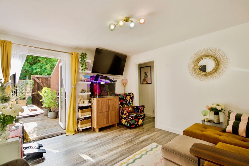 Property photo 3 of 15 Pbox-Img.Jpg