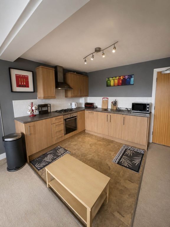 Property photo 1 of 9