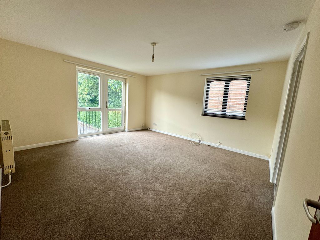 Property photo 3 of 6