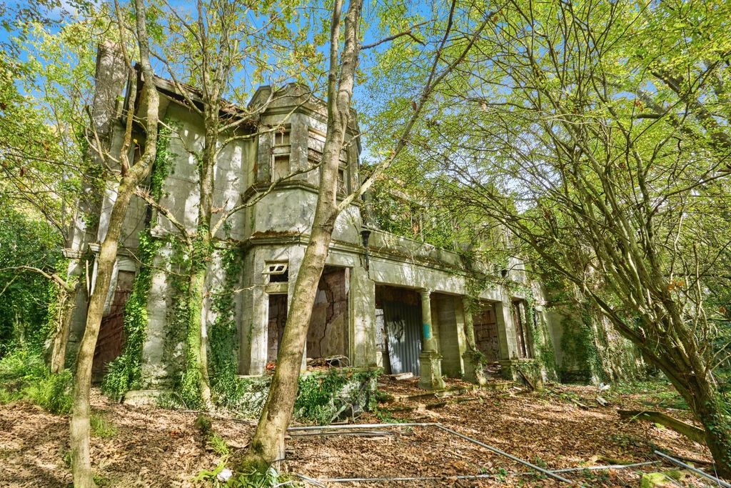 Property photo 1 of 7 Holly Grange