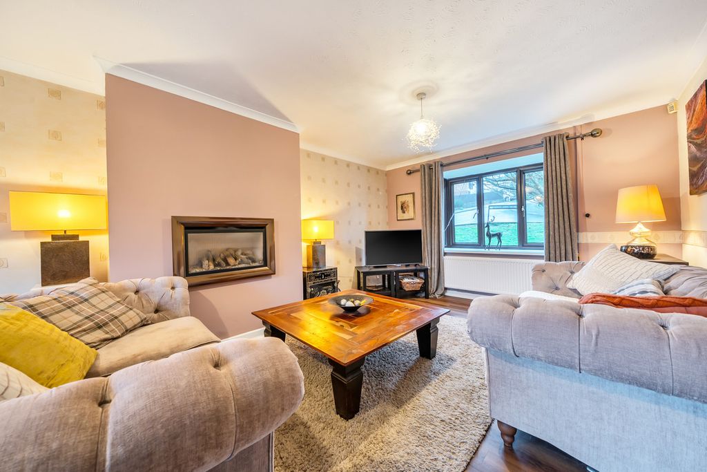 Property photo 3 of 20