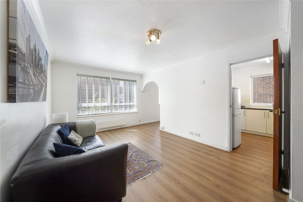 Property photo 2 of 11 Picture No. 25