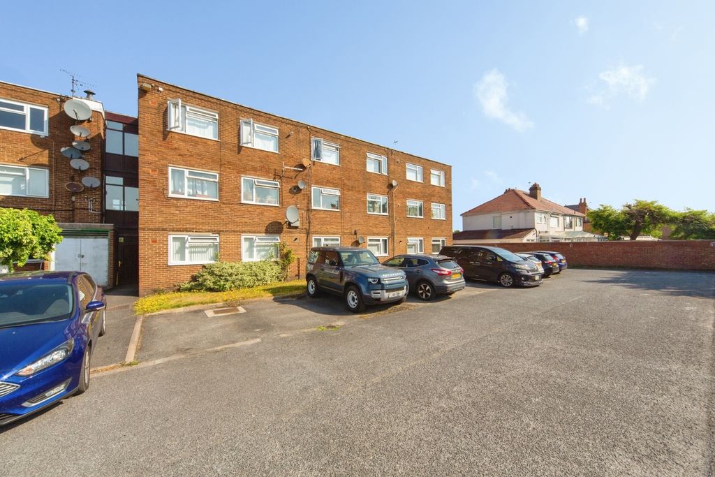 Property photo 1 of 19 Pbox-Img.Jpg