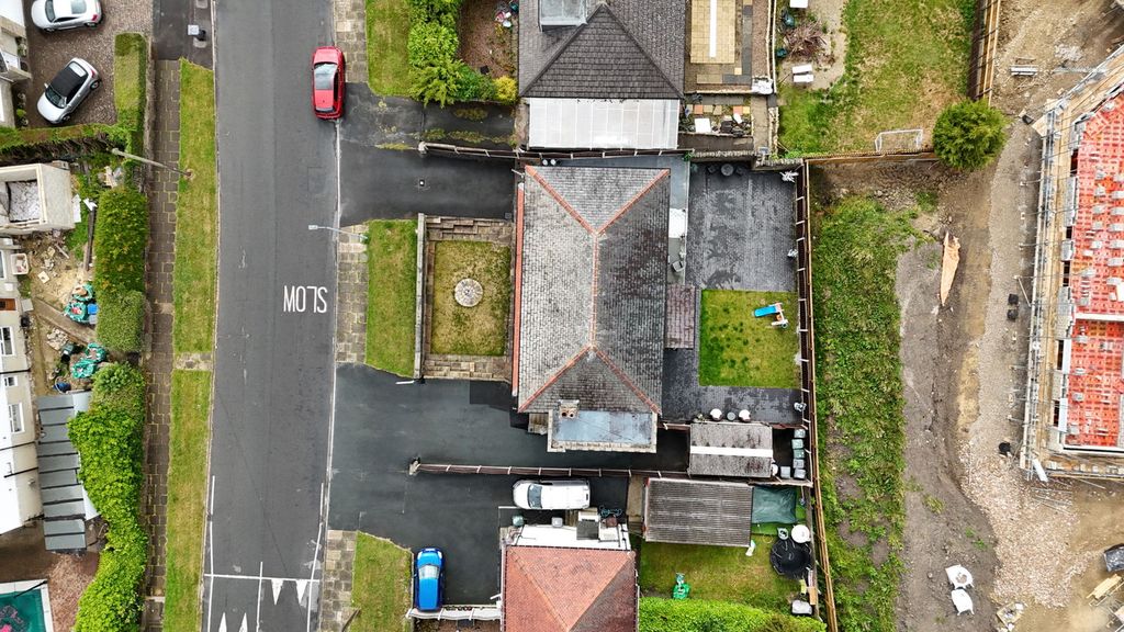 Property photo 2 of 52
