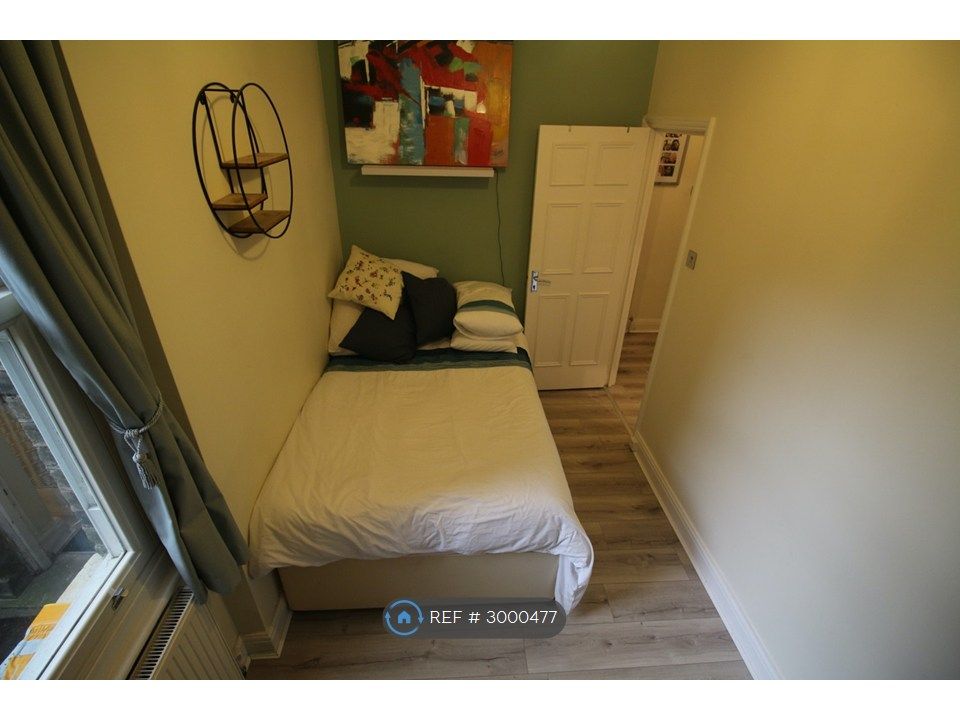 Property photo 3 of 11 Second Bedroom / Office