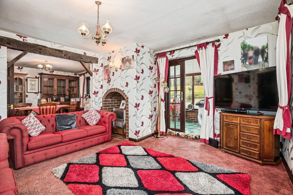 Property photo 2 of 32