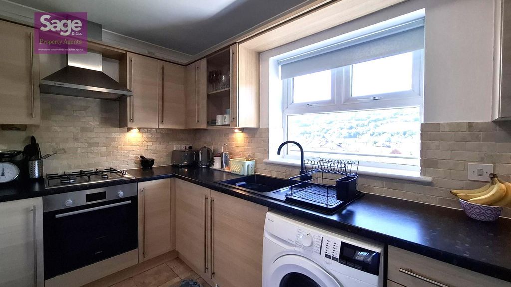 Property photo 3 of 29