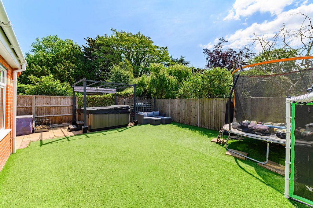 Property photo 2 of 22