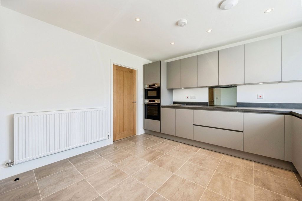 Property photo 2 of 11 Picture No. 34