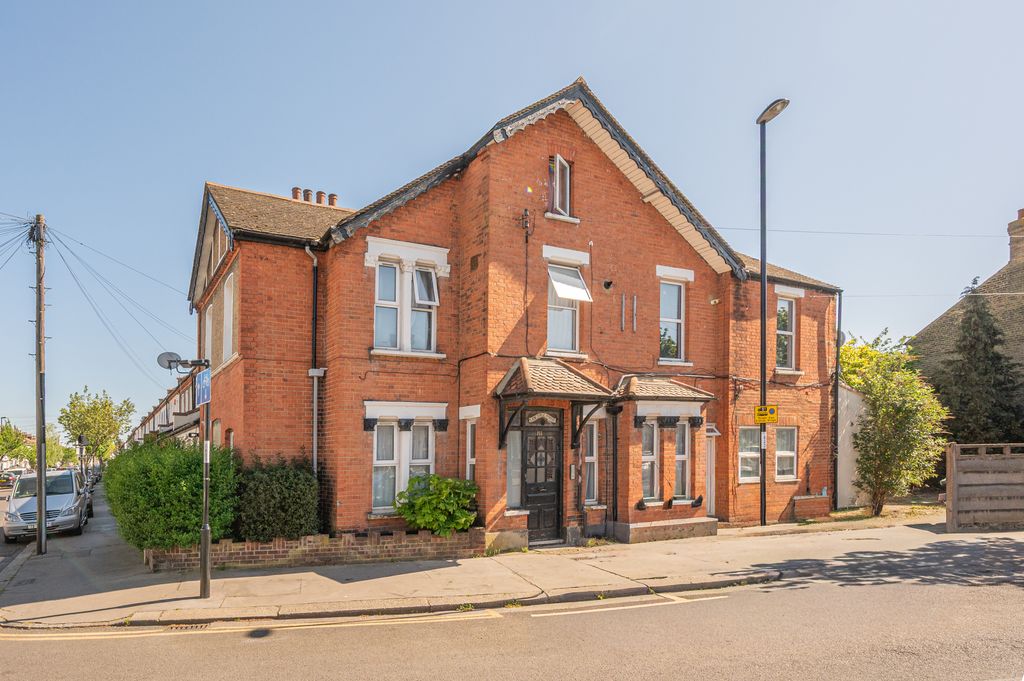 Property photo 1 of 8