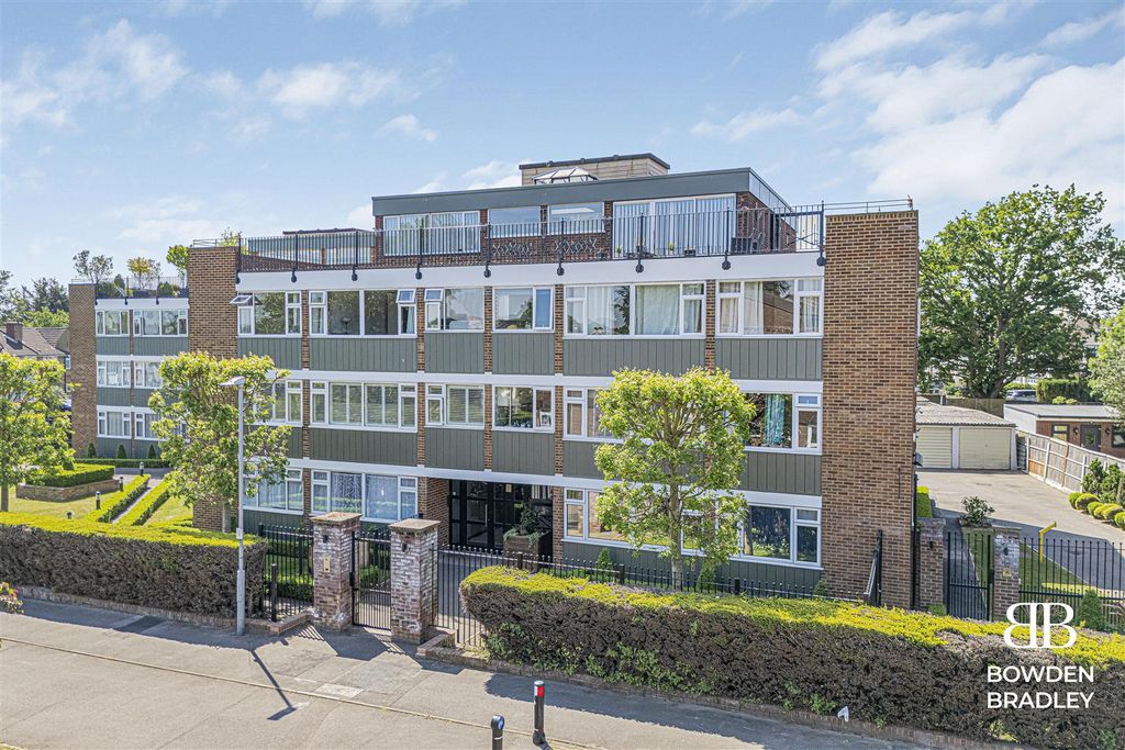 Property photo 1 of 11 Externals