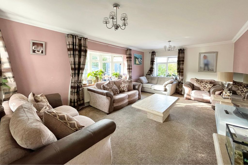 Additional image 9 of 5 bed detached house for saleWoodcot Gardens, Farnborough GU14