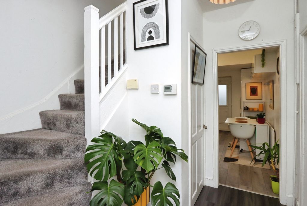 Property photo 3 of 19 Hallway