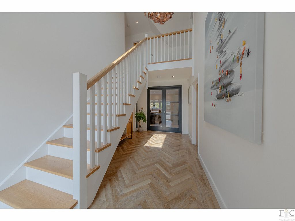 Property photo 2 of 48