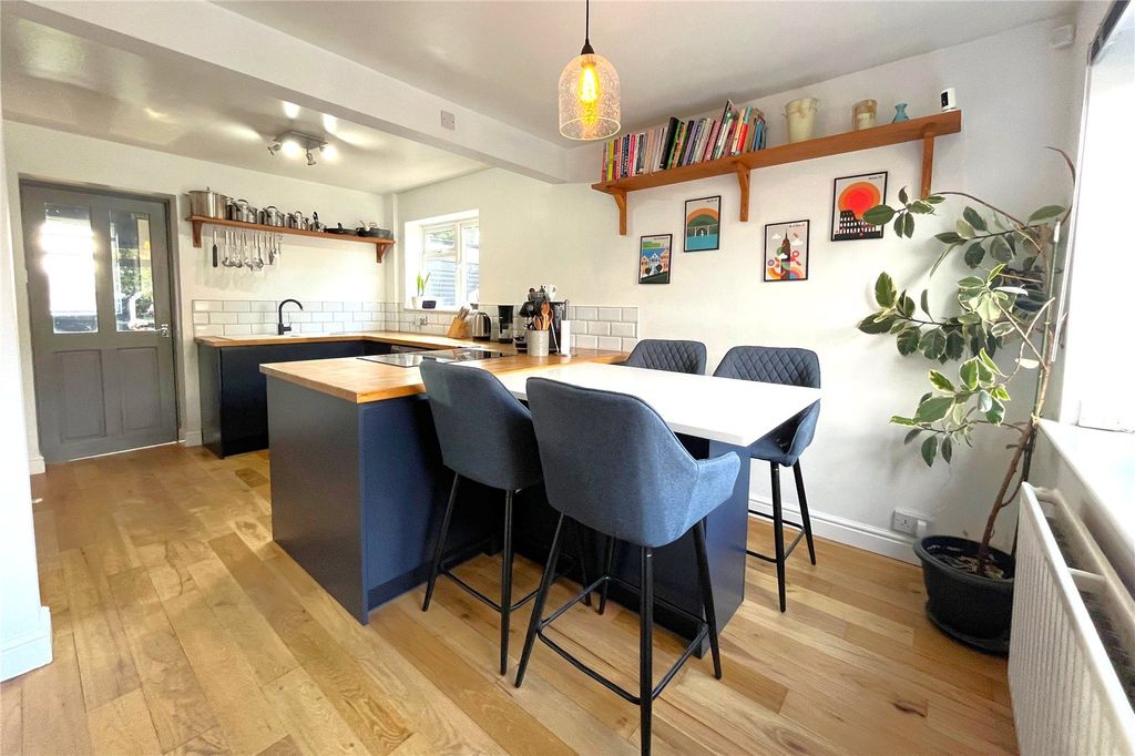 Property photo 2 of 16 Picture No. 26