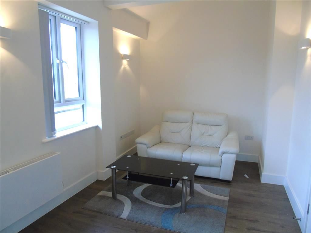 Property photo 3 of 7 Living Room