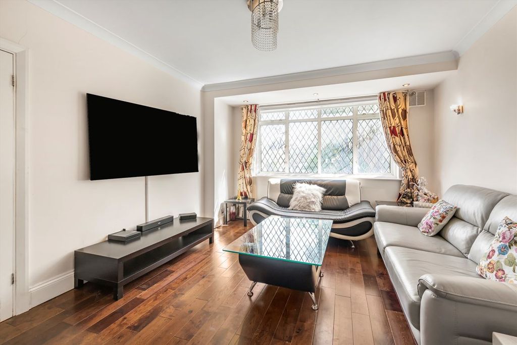 Property photo 2 of 9