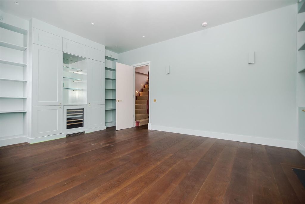 Property photo 2 of 14 16.Jpg